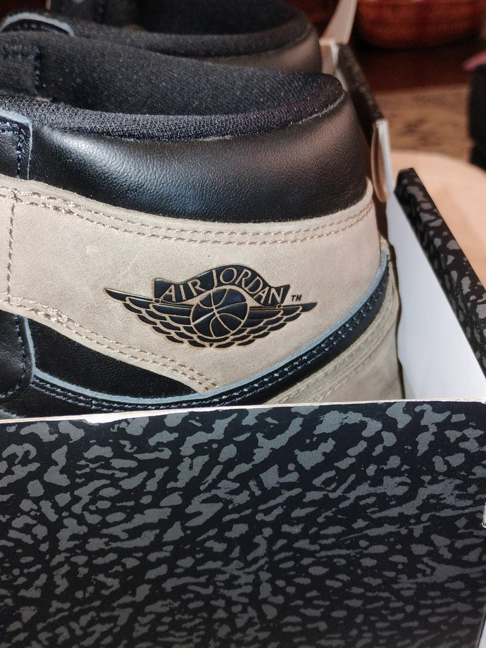 Nike Air Jordan 1 Retro High O.G. Palomino Sneakers - Black & Taupe Size 12 VGC